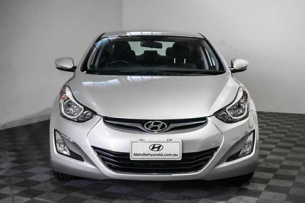 Hyundai Elantra image 3