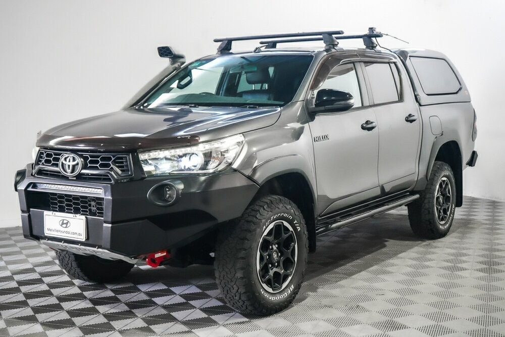 Toyota Hilux image 4