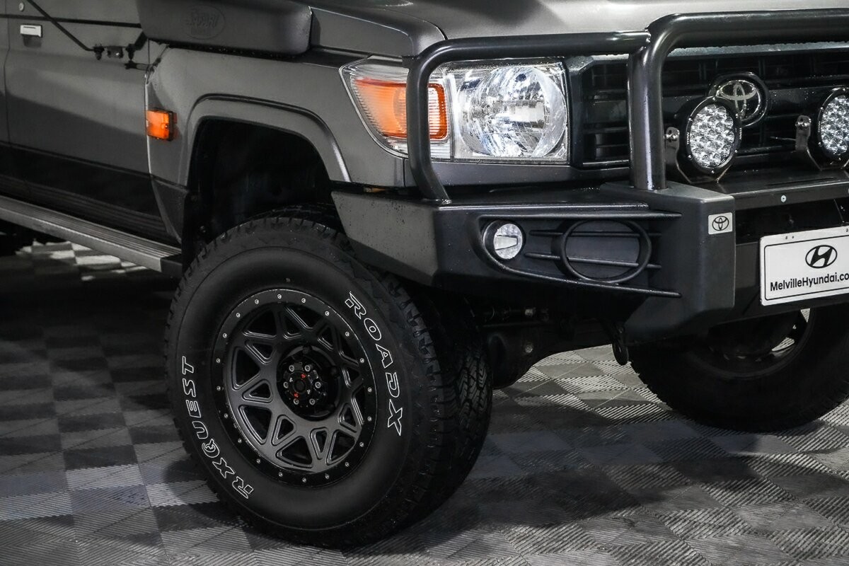 Toyota Landcruiser image 2