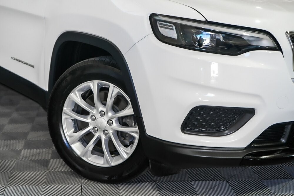 Jeep Cherokee image 2