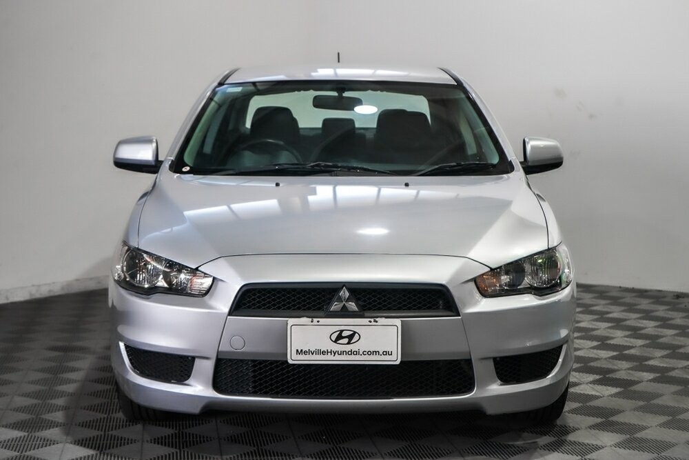 Mitsubishi Lancer image 3