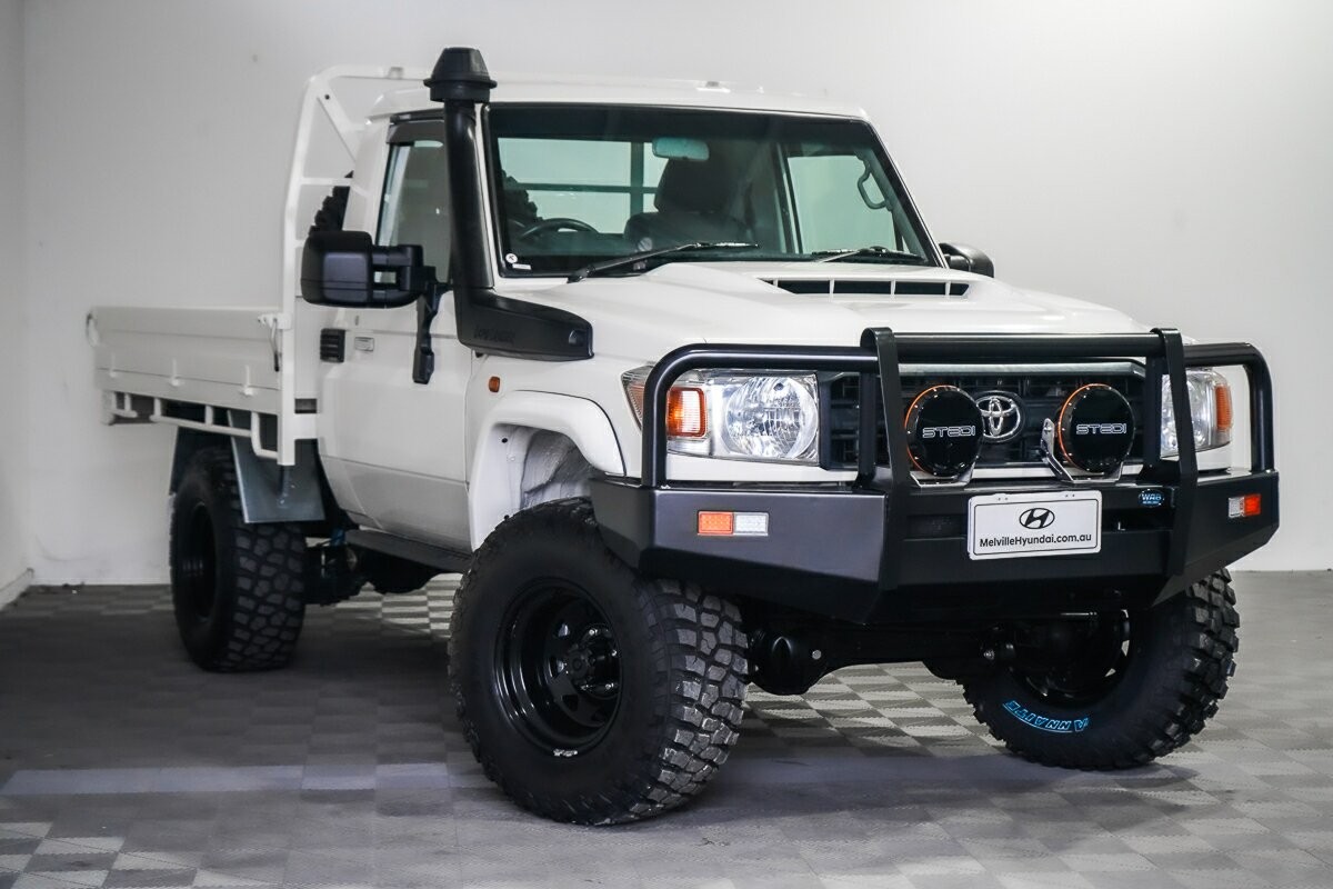 Toyota Landcruiser image 2