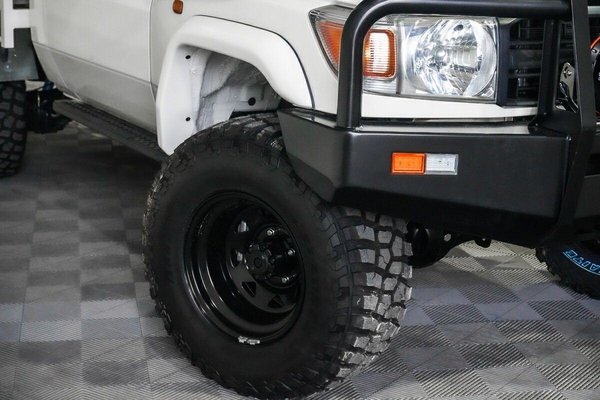 Toyota Landcruiser image 3