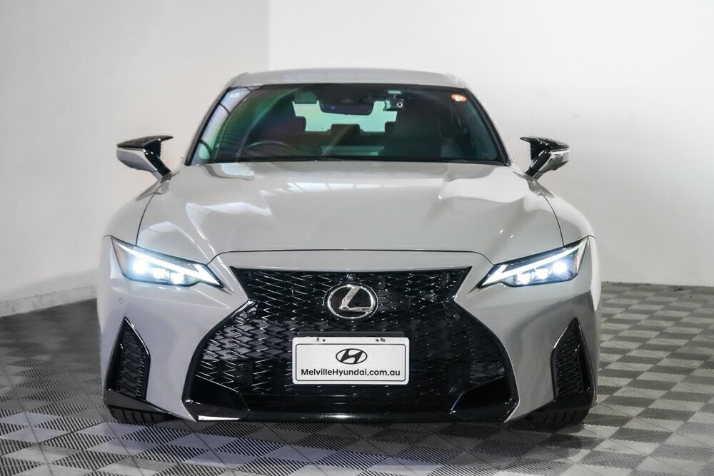 Lexus Is image 2