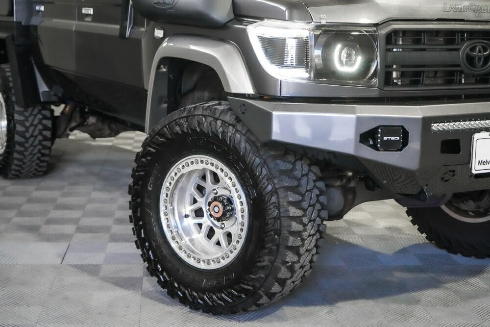 Toyota Landcruiser image 2