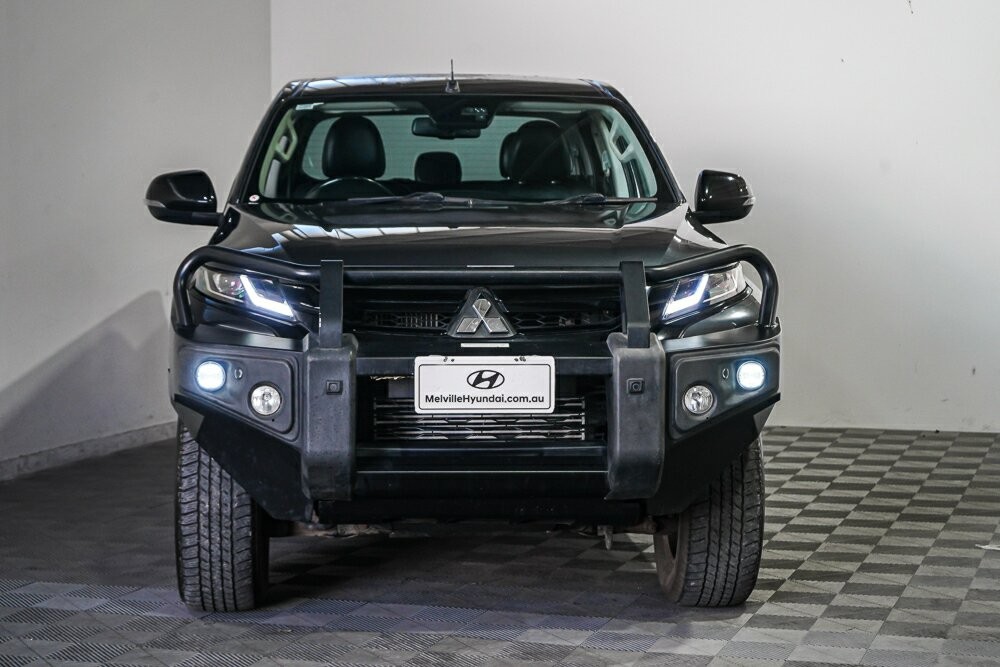 Mitsubishi Triton image 2