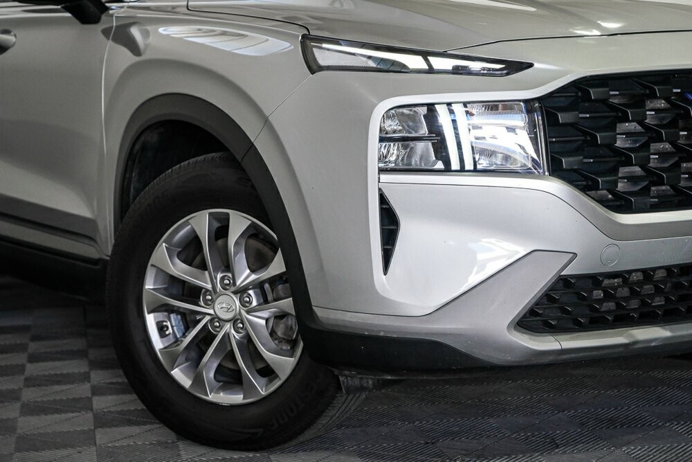 Hyundai Santa Fe image 2