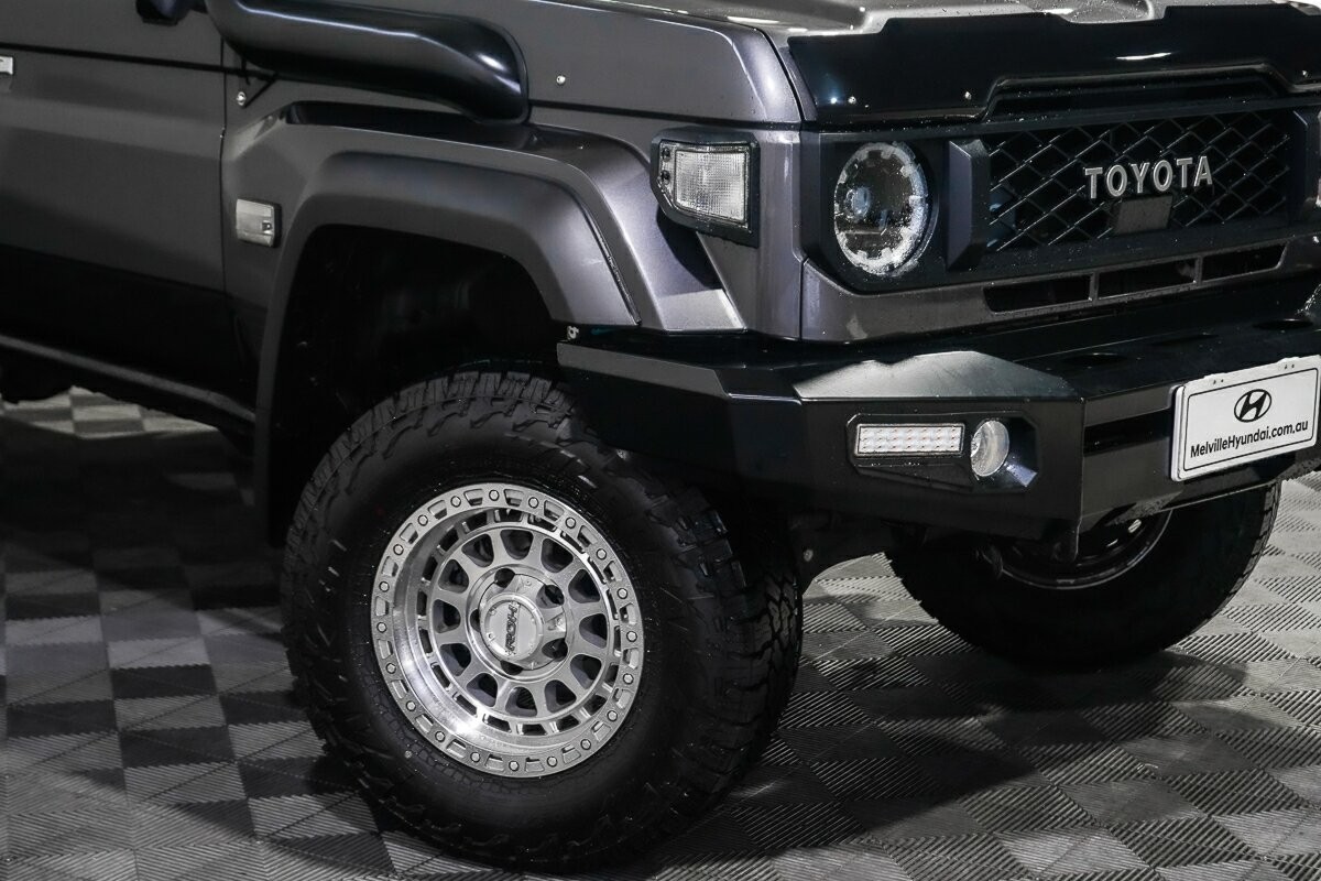 Toyota Landcruiser image 2
