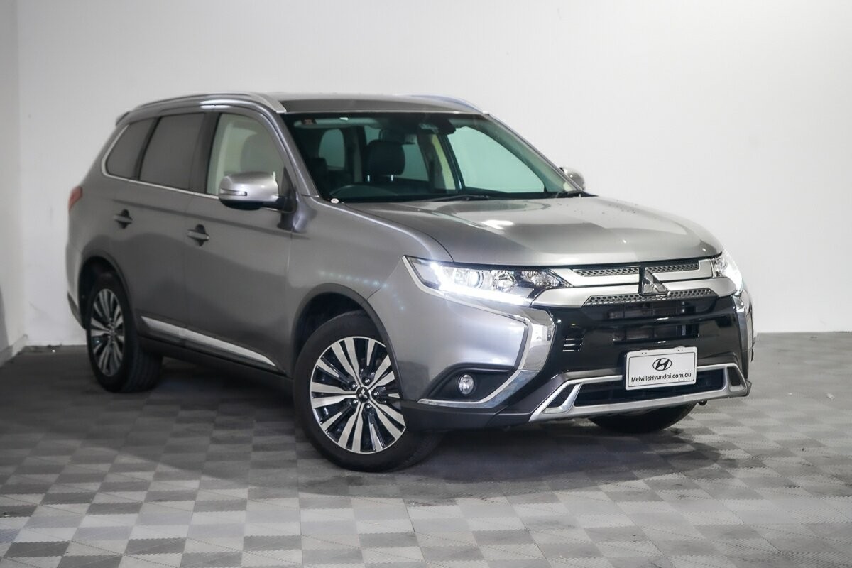 Mitsubishi Outlander image 1