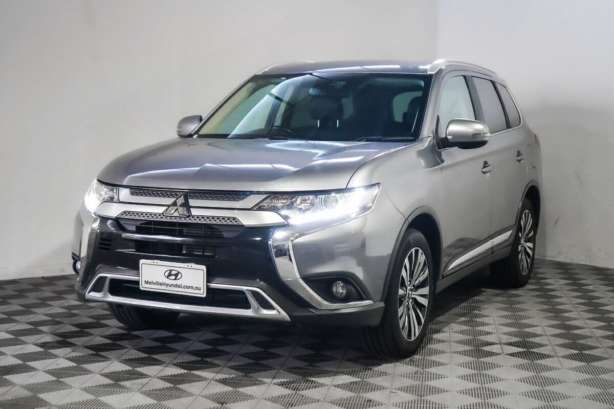 Mitsubishi Outlander image 4
