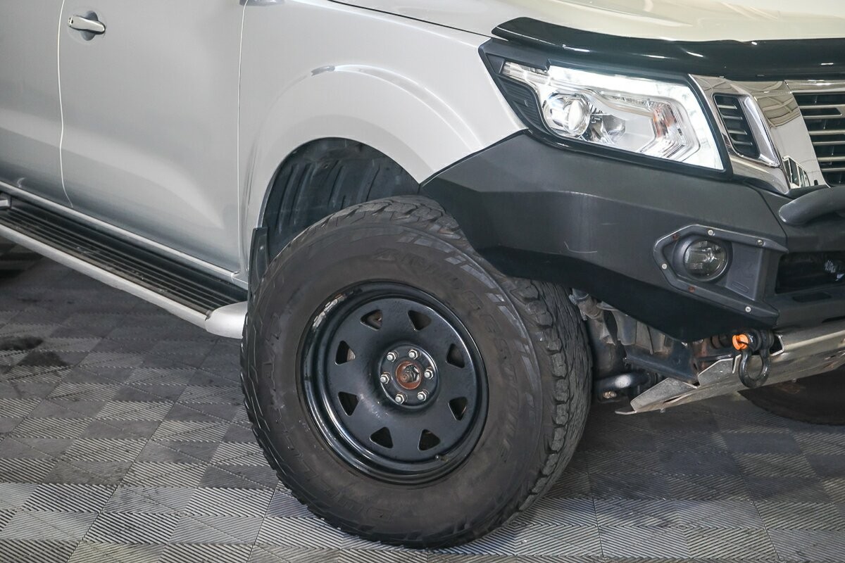 Nissan Navara image 2
