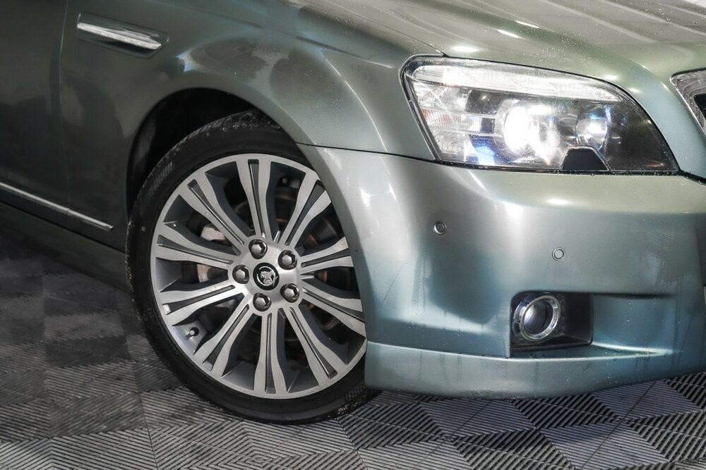 Holden Caprice image 2