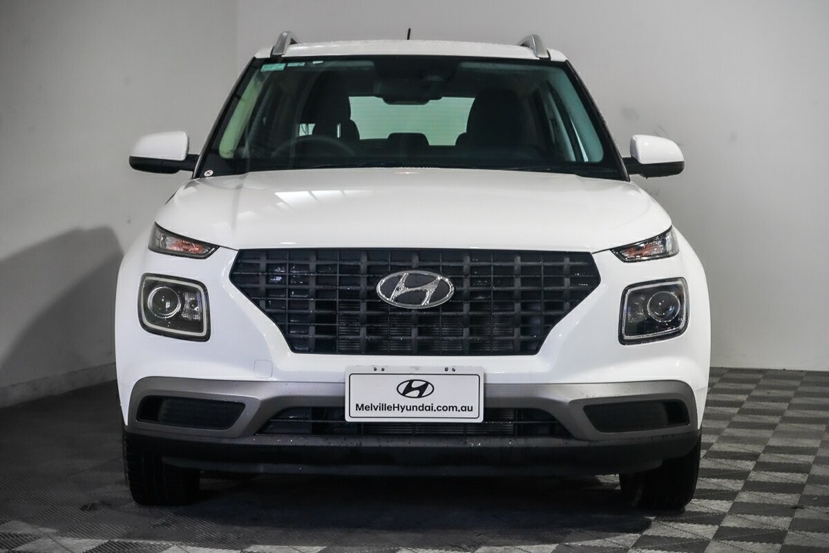 Hyundai Venue image 3