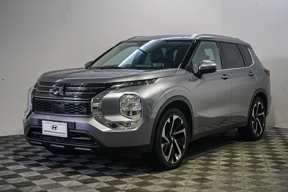 Mitsubishi Outlander image 4