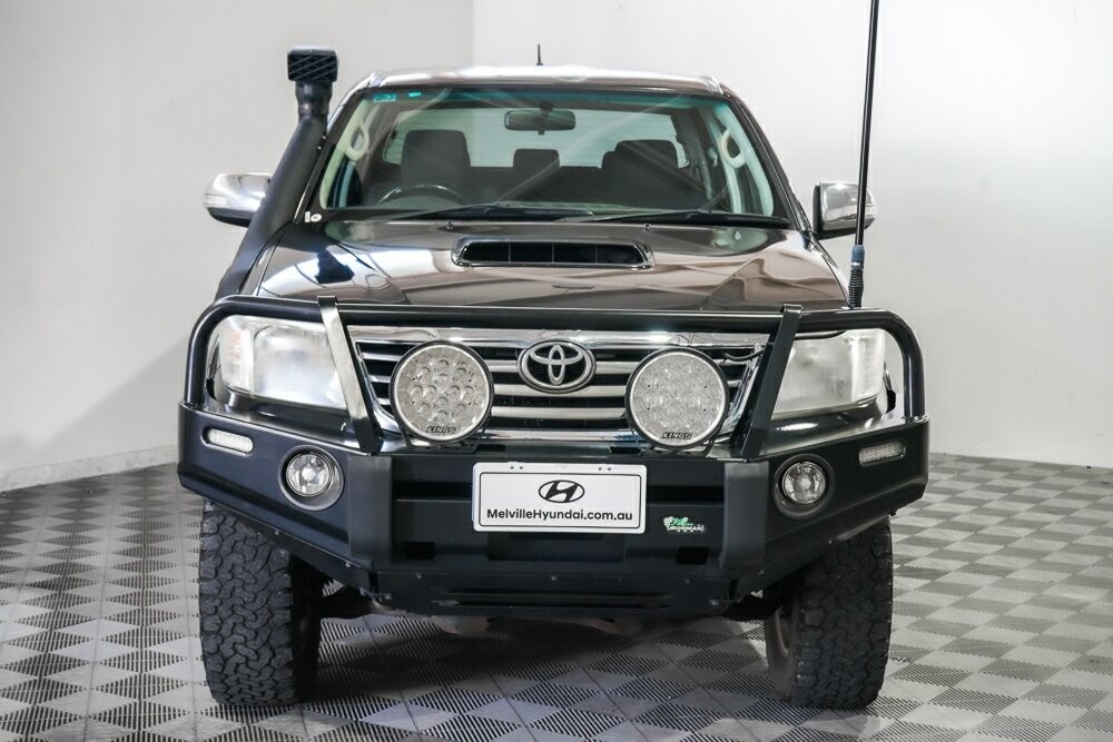 Toyota Hilux image 2