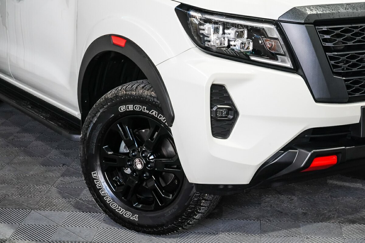 Nissan Navara image 2