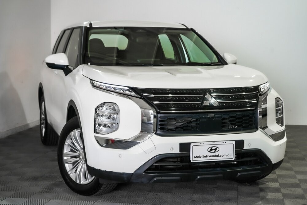 Mitsubishi Outlander image 1