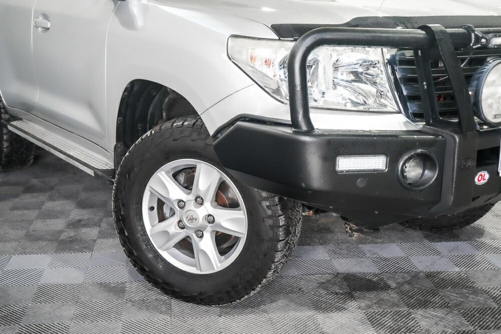 Toyota Landcruiser image 2