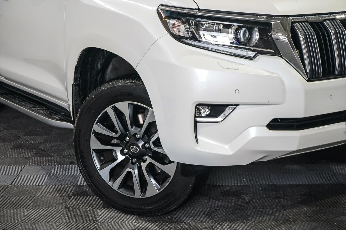 Toyota Landcruiser Prado image 2