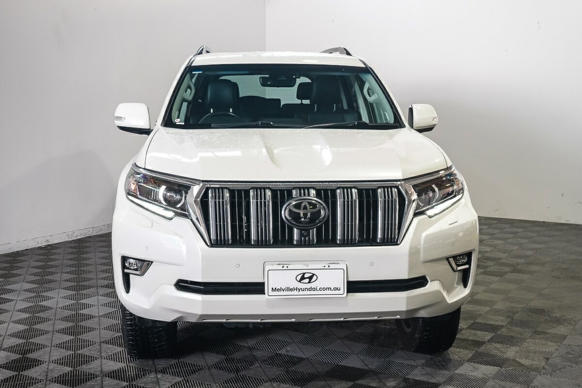 Toyota Landcruiser Prado image 3