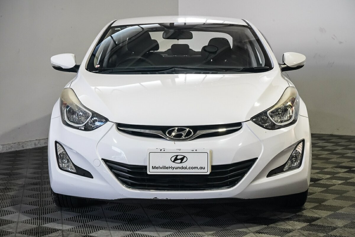 Hyundai Elantra image 2