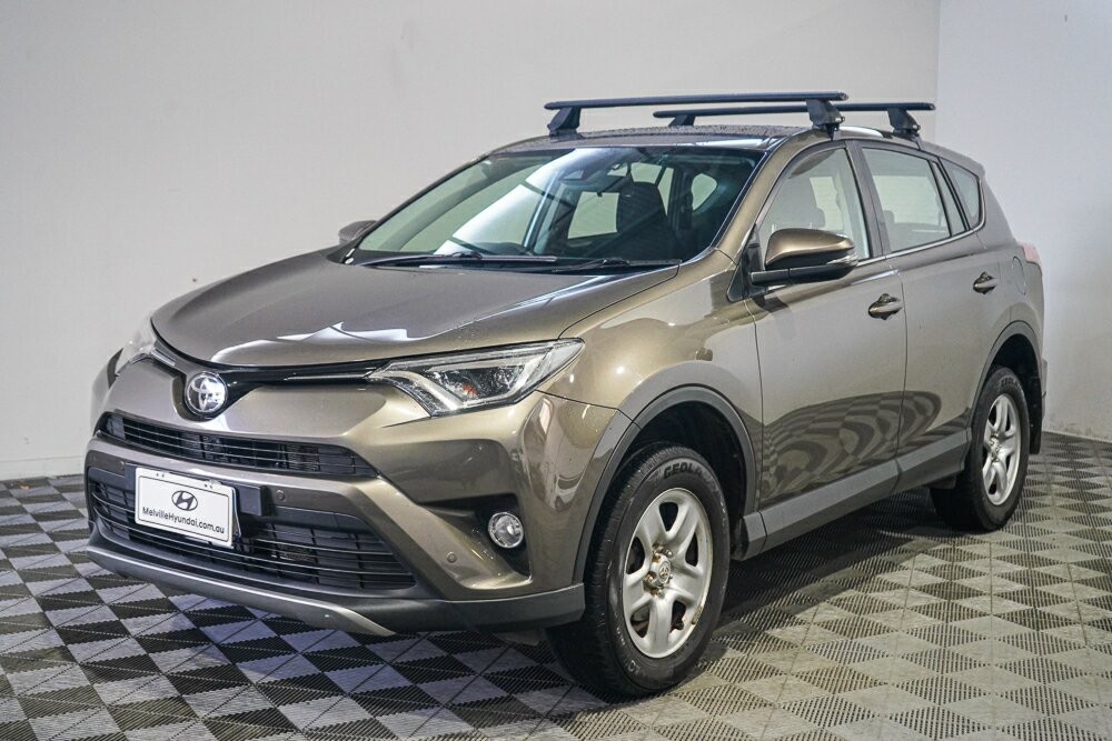 Toyota Rav4 image 3