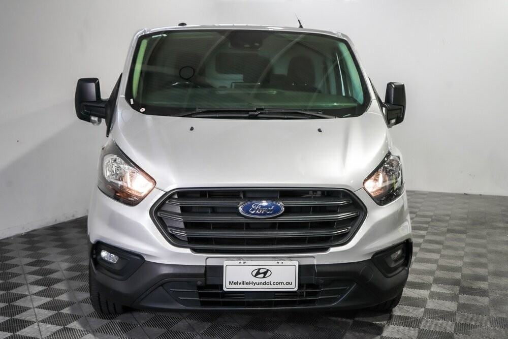 Ford Transit Custom image 3