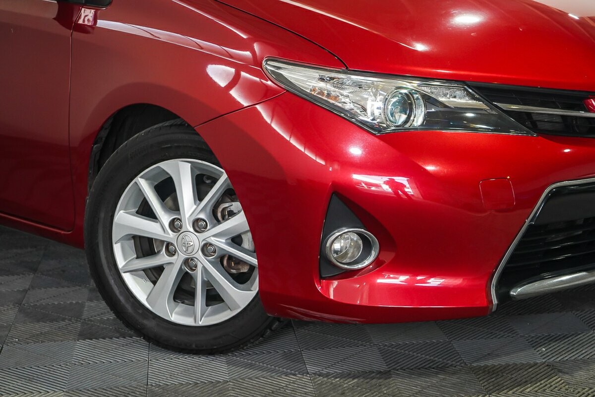 Toyota Corolla image 2