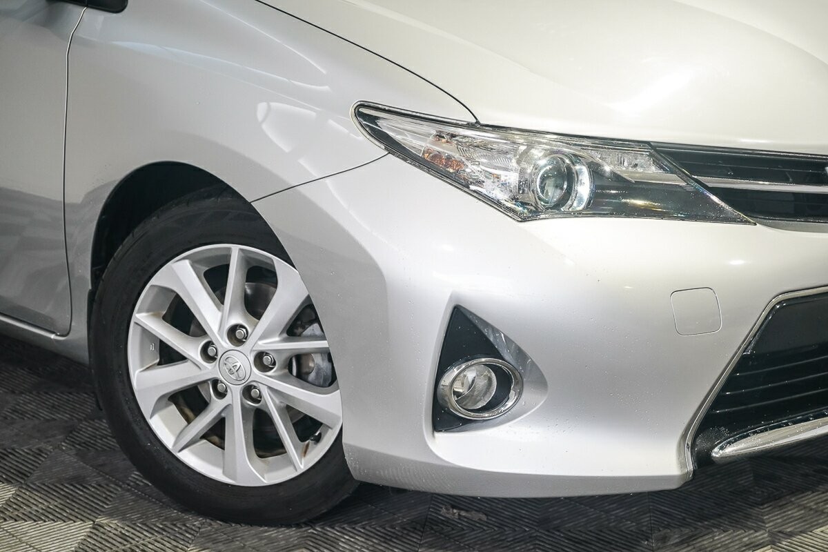 Toyota Corolla image 2