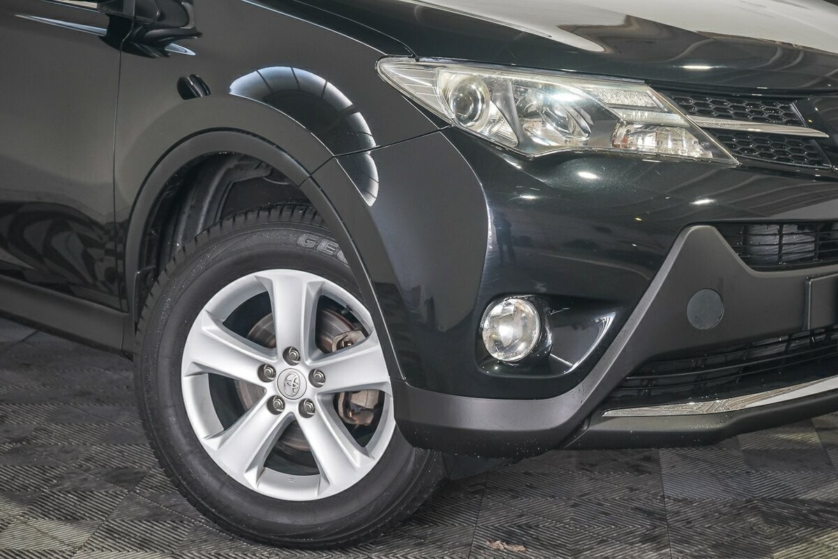 Toyota Rav4 image 2
