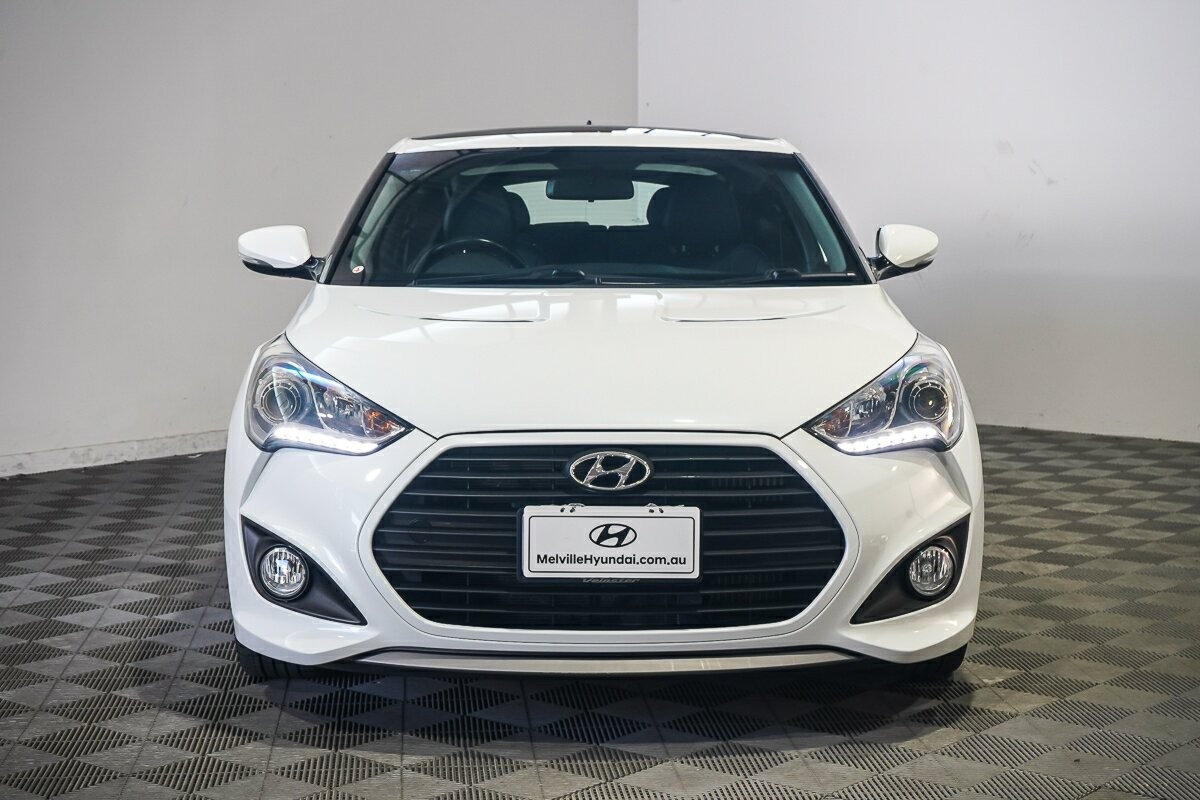 Hyundai Veloster image 2