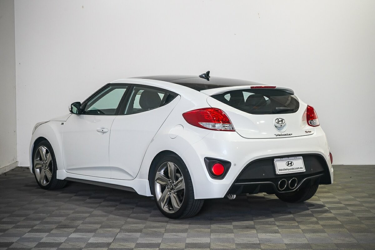 Hyundai Veloster image 4