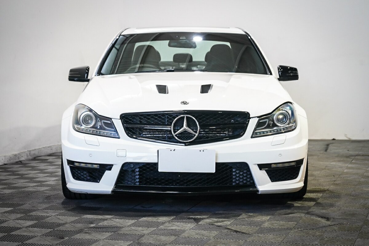 Mercedes Benz C-class image 2
