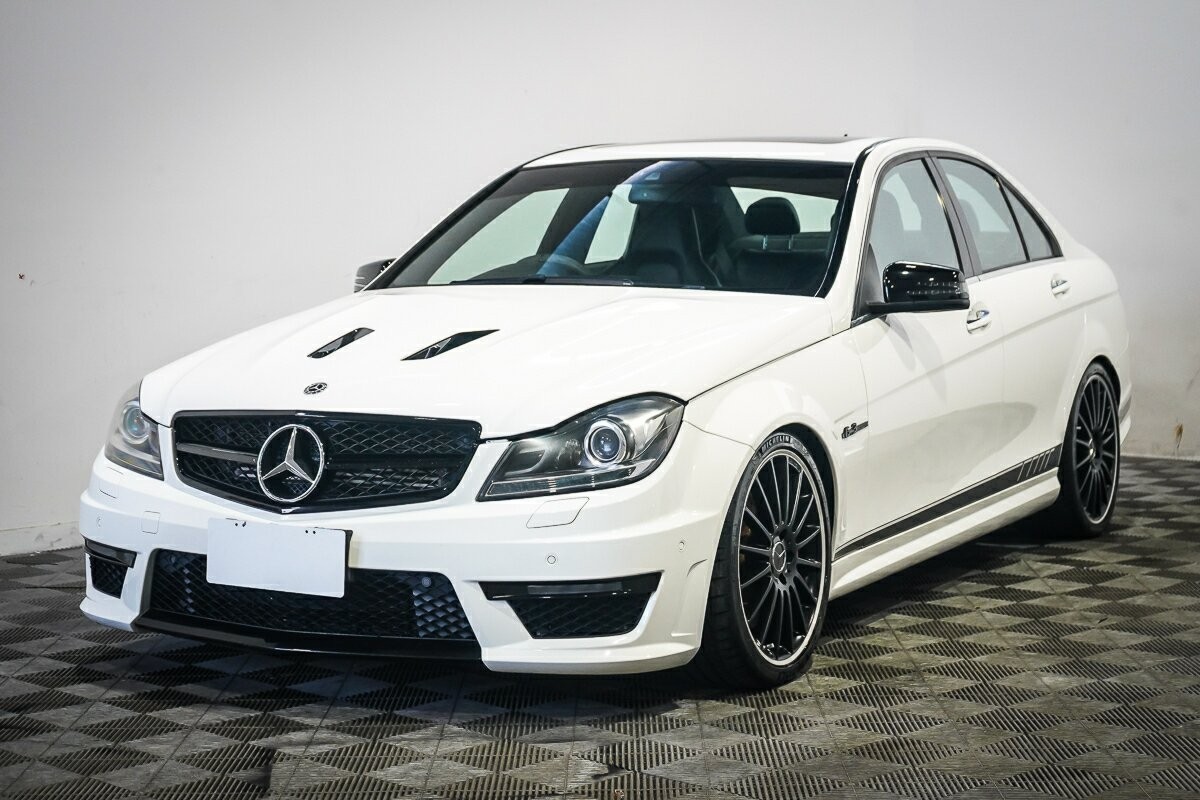 Mercedes Benz C-class image 3