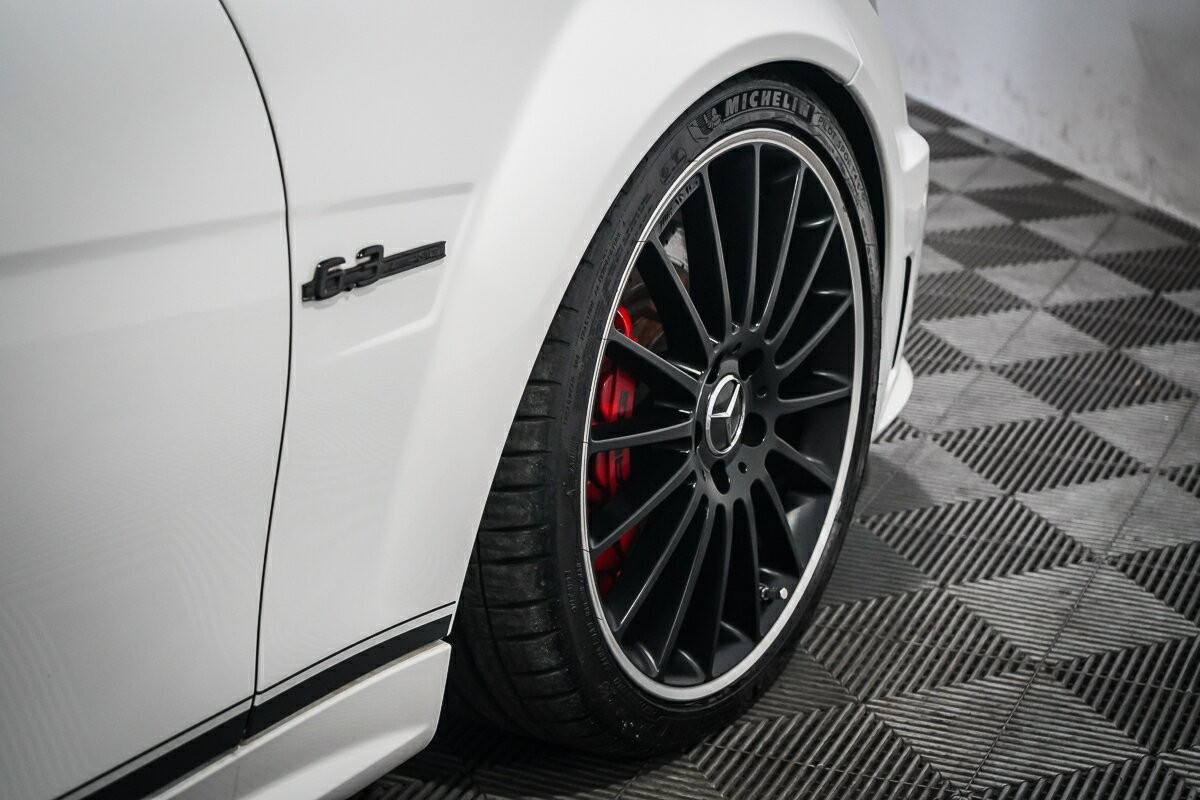 Mercedes Benz C-class image 4