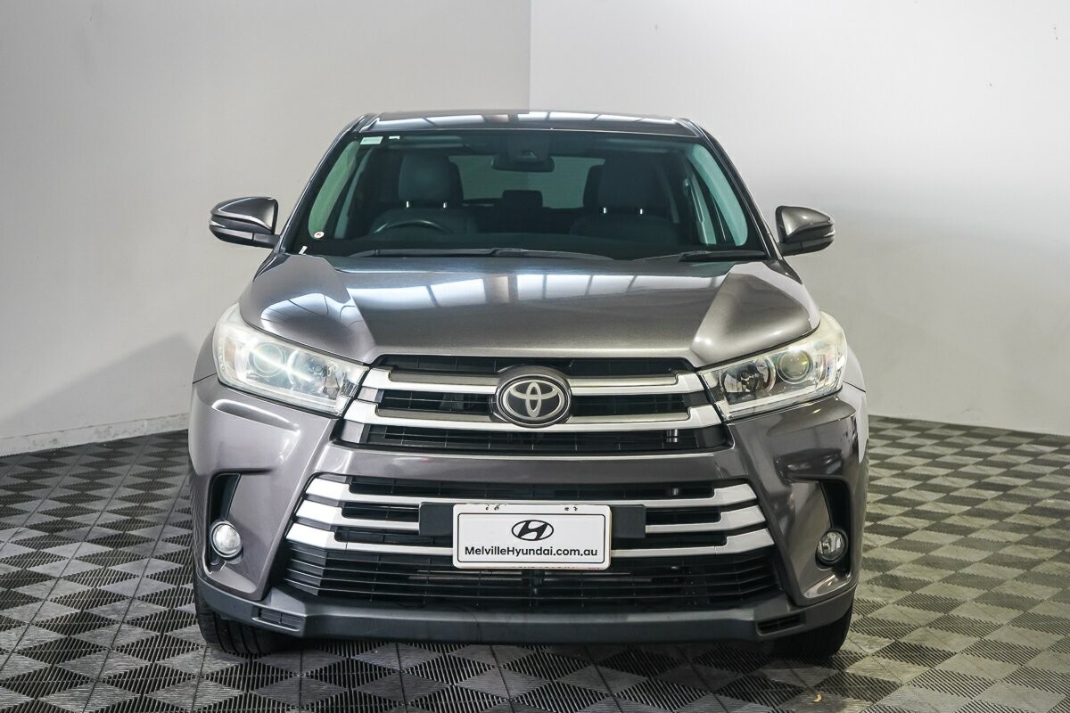 Toyota Kluger image 3