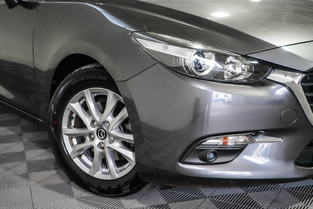 Mazda 3 image 2