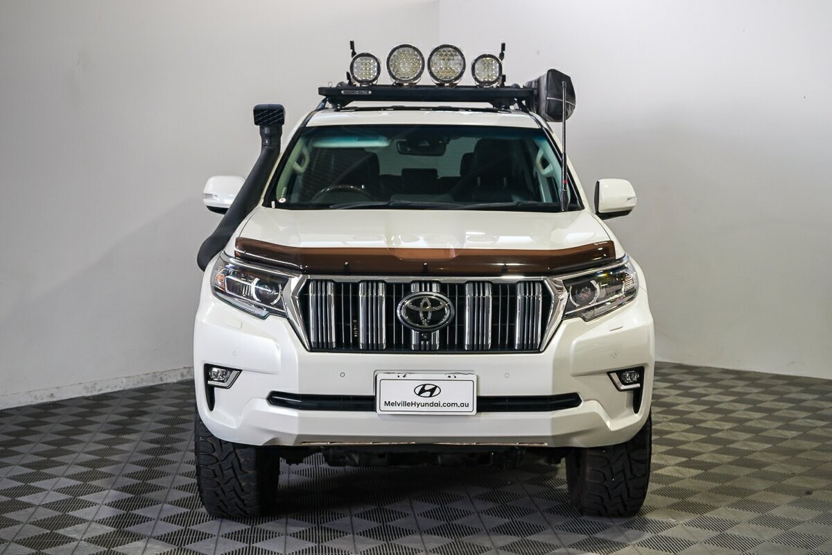 Toyota Landcruiser Prado image 3