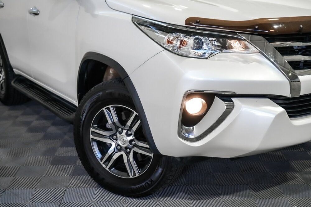 Toyota Fortuner image 2