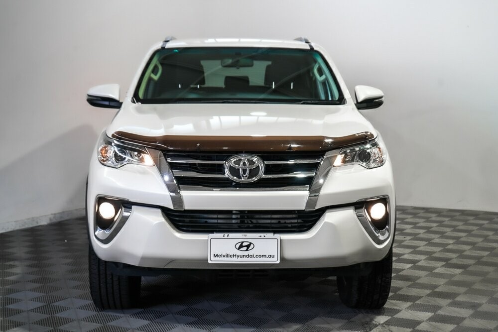 Toyota Fortuner image 3