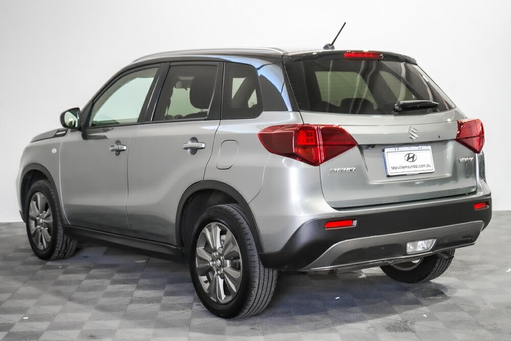 Suzuki Vitara image 4