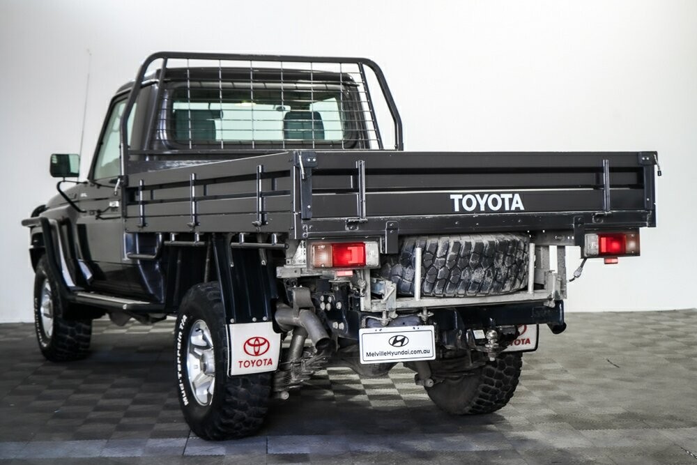 Toyota Landcruiser image 4