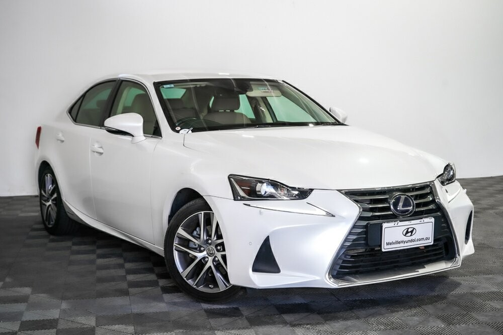 Lexus Is image 1