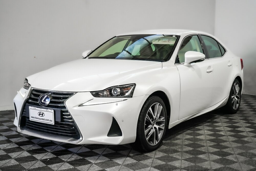 Lexus Is image 4