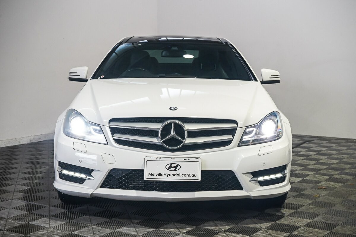 Mercedes Benz C-class image 3
