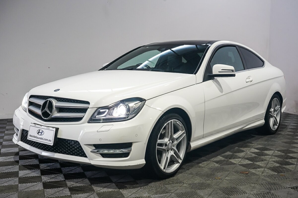 Mercedes Benz C-class image 4