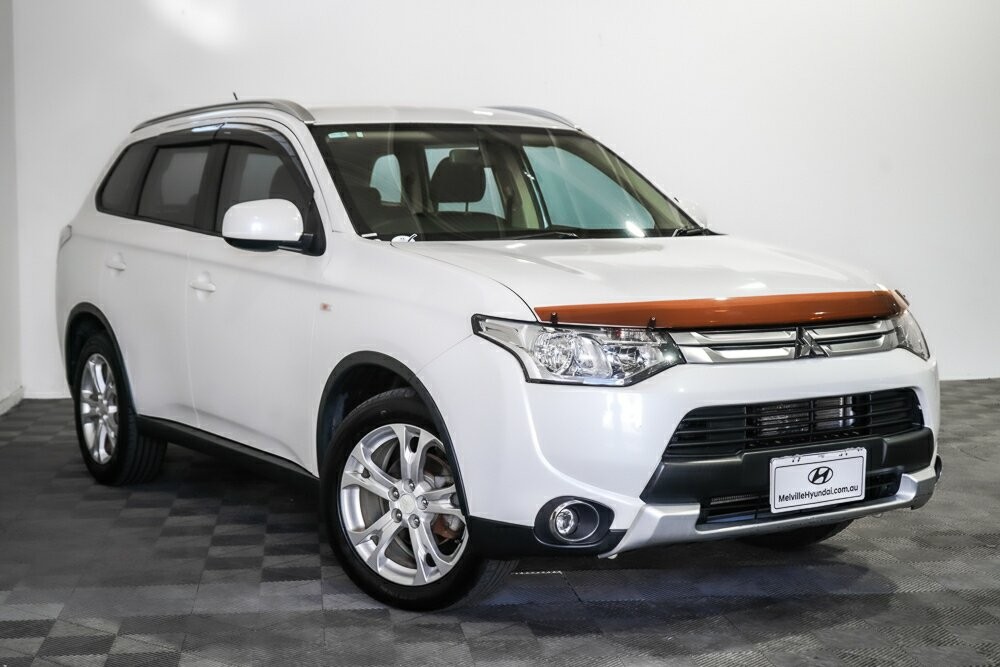 Mitsubishi Outlander image 1