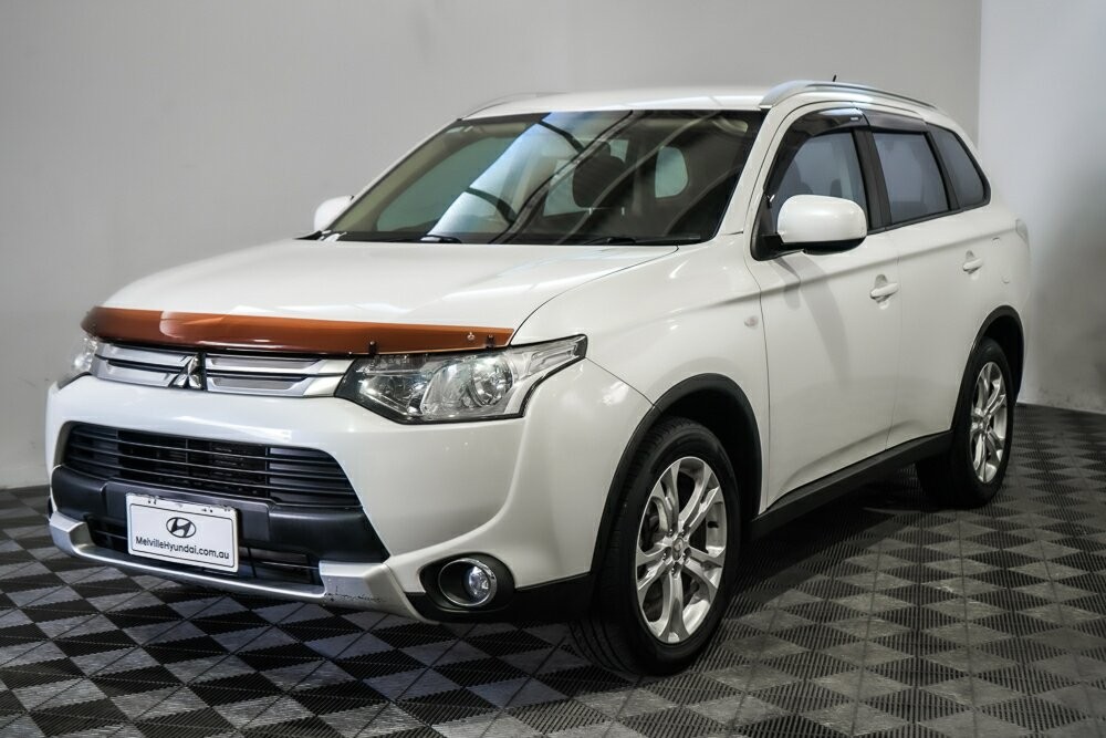 Mitsubishi Outlander image 4