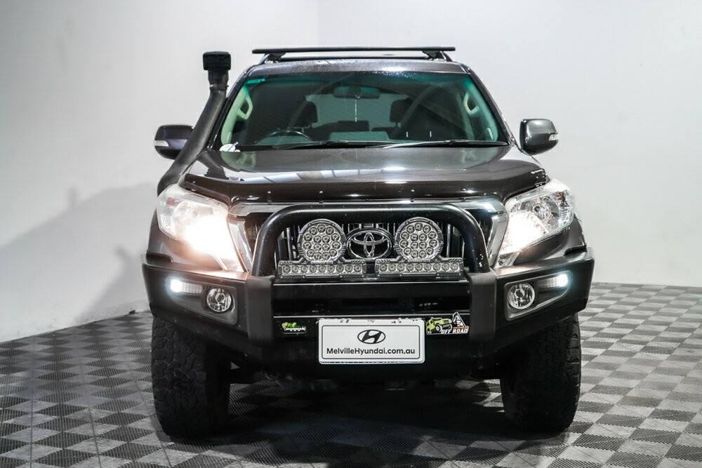 Toyota Landcruiser Prado image 3