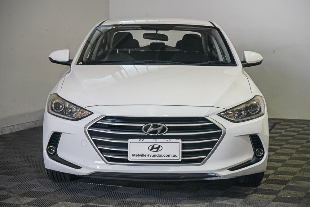 Hyundai Elantra image 2